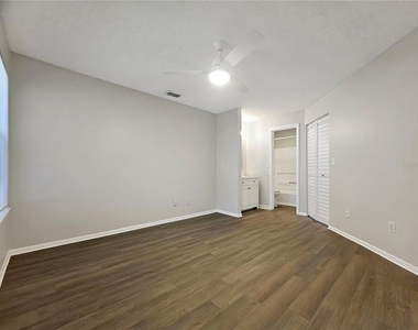 2569 Grassy Point Drive - Photo Thumbnail 4