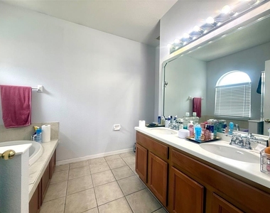 5182 Walnut Ridge Drive - Photo Thumbnail 5