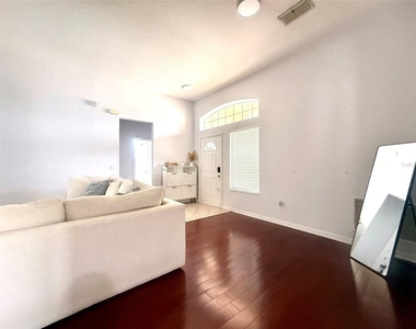 5182 Walnut Ridge Drive - Photo Thumbnail 2