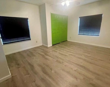 3995 40th Street N - Photo Thumbnail 3