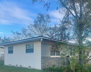 3995 40th Street N - Photo Thumbnail 7