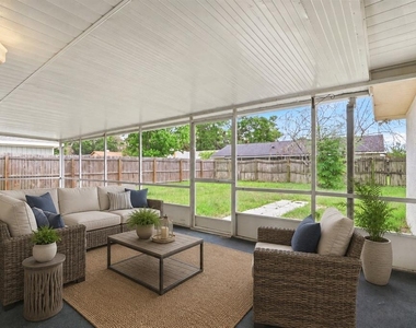 7320 Wethersfield Drive - Photo Thumbnail 8