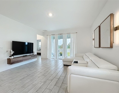 1061 Chasetree Lane - Photo Thumbnail 15