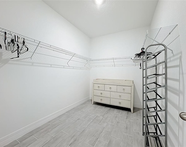1061 Chasetree Lane - Photo Thumbnail 33