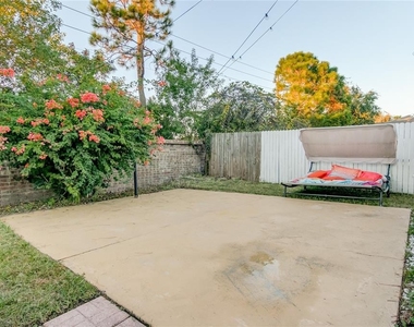 307 Woodbay Court - Photo Thumbnail 14