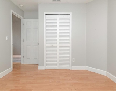 307 Woodbay Court - Photo Thumbnail 11