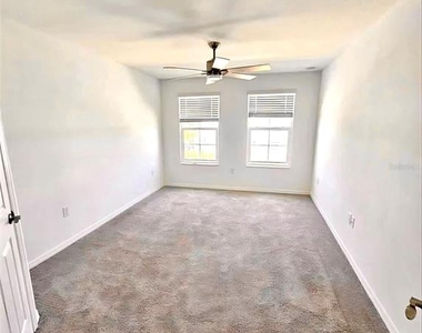 4044 Via Sienna Circle - Photo Thumbnail 4
