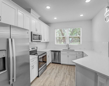 4044 Via Sienna Circle - Photo Thumbnail 5
