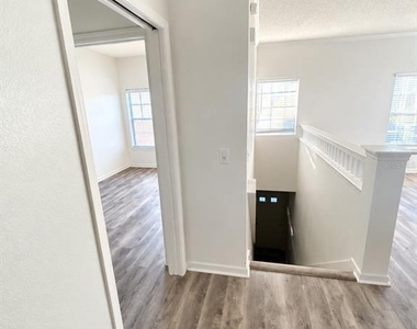2625 White Magnolia Way - Photo Thumbnail 10