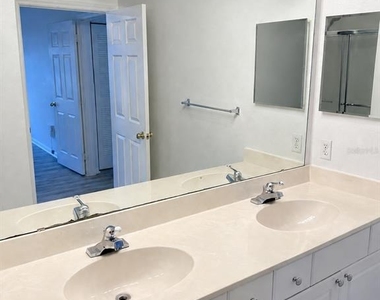 2625 White Magnolia Way - Photo Thumbnail 9