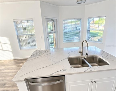 2625 White Magnolia Way - Photo Thumbnail 3