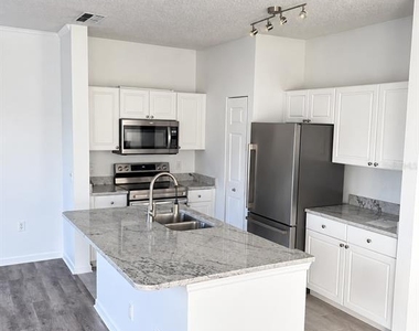 2625 White Magnolia Way - Photo Thumbnail 4
