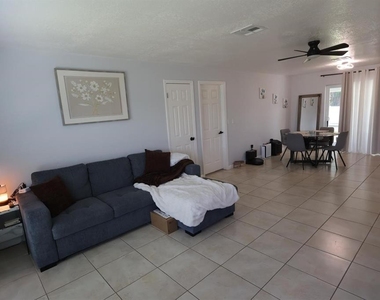 256 La Paz Drive - Photo Thumbnail 2