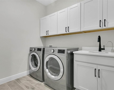 2091 Axel Street - Photo Thumbnail 23