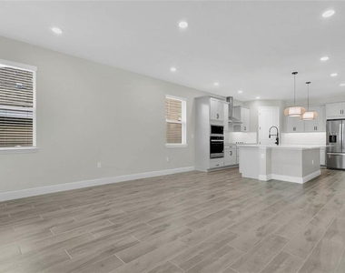 2091 Axel Street - Photo Thumbnail 3