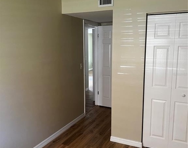 130 Jasmine Woods Court - Photo Thumbnail 14