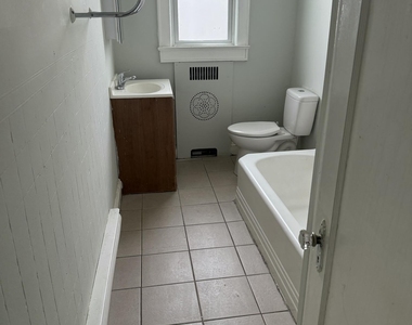840 Monroe Avenue - Photo Thumbnail 6