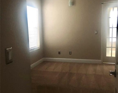 5128 Conroy Road - Photo Thumbnail 19