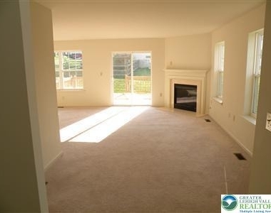 3751 Knight Drive - Photo Thumbnail 3