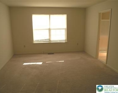3751 Knight Drive - Photo Thumbnail 8