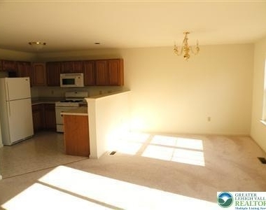 3751 Knight Drive - Photo Thumbnail 5