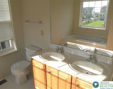 3751 Knight Drive - Photo Thumbnail 11