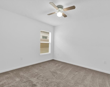 3405 Yarian Drive - Photo Thumbnail 14