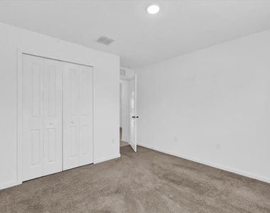 3405 Yarian Drive - Photo Thumbnail 12