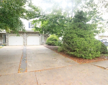 1703 Pinewind Drive - Photo Thumbnail 15