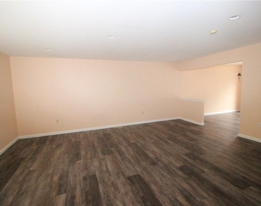 1703 Pinewind Drive - Photo Thumbnail 21