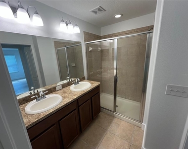 2820 Adelaide Court - Photo Thumbnail 12