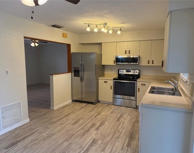 885 Darwin Road - Photo Thumbnail 3