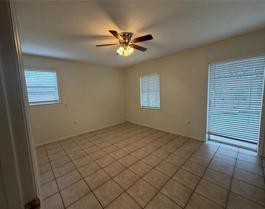 885 Darwin Road - Photo Thumbnail 4
