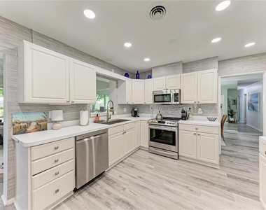 1837 Upper Cove Terrace - Photo Thumbnail 16