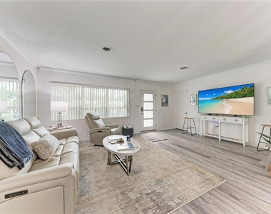 1837 Upper Cove Terrace - Photo Thumbnail 11