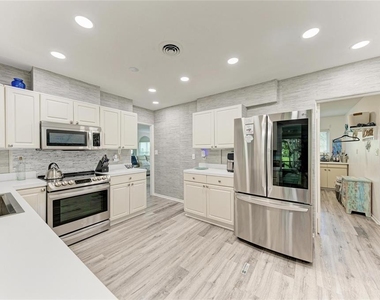 1837 Upper Cove Terrace - Photo Thumbnail 14