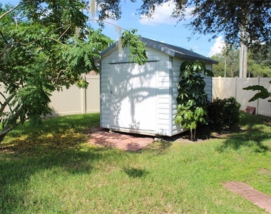 6301 Neamathla Drive - Photo Thumbnail 24