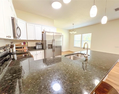 25230 Nw 2nd Avenue - Photo Thumbnail 4