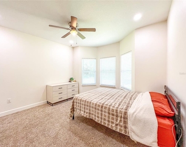 25230 Nw 2nd Avenue - Photo Thumbnail 8