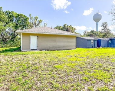 25230 Nw 2nd Avenue - Photo Thumbnail 13