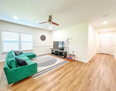 25230 Nw 2nd Avenue - Photo Thumbnail 2