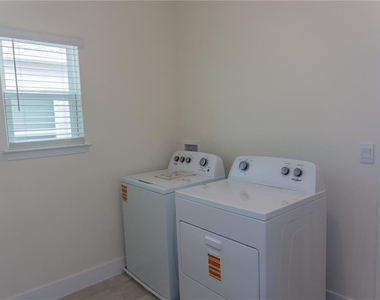 1400 Nw 127th Drive - Photo Thumbnail 23