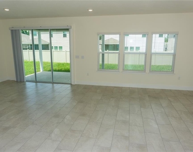 1400 Nw 127th Drive - Photo Thumbnail 7