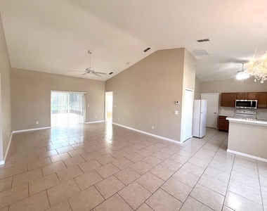 123 Florida Park Drive - Photo Thumbnail 4