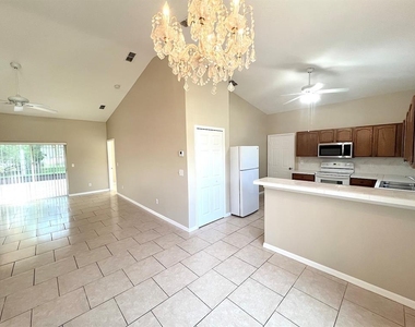 123 Florida Park Drive - Photo Thumbnail 10