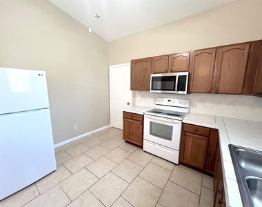 123 Florida Park Drive - Photo Thumbnail 13