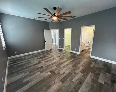 25427 Doredo Drive - Photo Thumbnail 12
