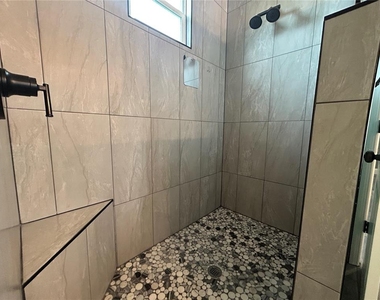 25427 Doredo Drive - Photo Thumbnail 15