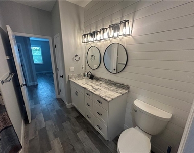 25427 Doredo Drive - Photo Thumbnail 20