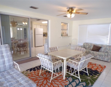 772 S Ellicott Circle - Photo Thumbnail 17